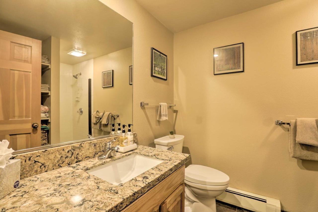Corner-Unit Condo With Grill Walk To Lake Tahoe! Incline Village Exterior photo