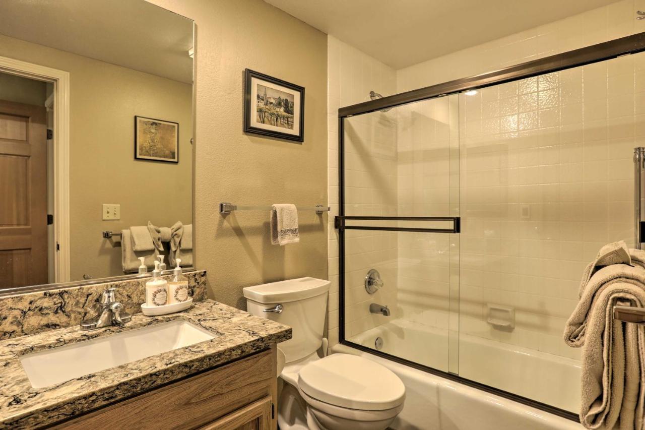 Corner-Unit Condo With Grill Walk To Lake Tahoe! Incline Village Exterior photo