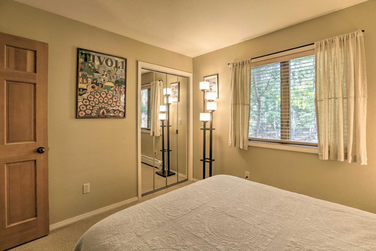 Corner-Unit Condo With Grill Walk To Lake Tahoe! Incline Village Exterior photo